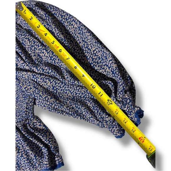 Free People Cropped Sweatheart Neckline V-neck 3/4 Sleeve Blue Floral Blouse - Picture 12 of 16